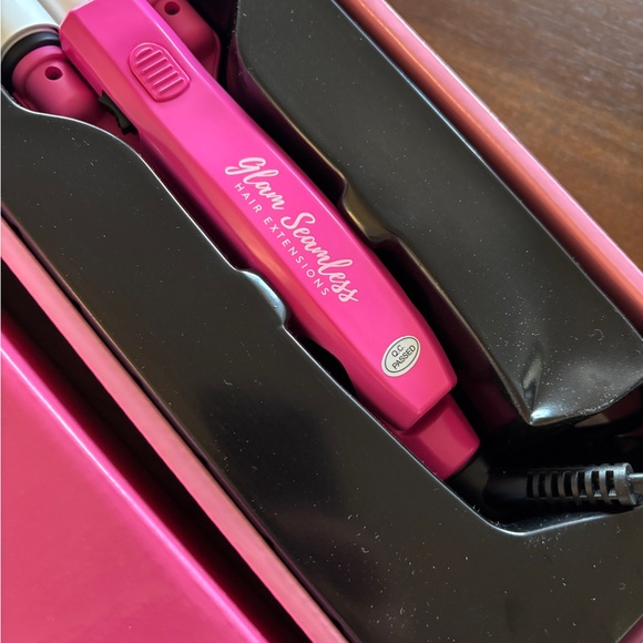 Glam Seamless Pink and White Making Waves Styling Iron New .07 - 3 Barrels - Picture 3 of 7